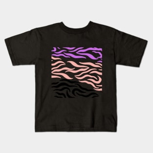 Violet Pink Black wavy pattern in Blck Kids T-Shirt